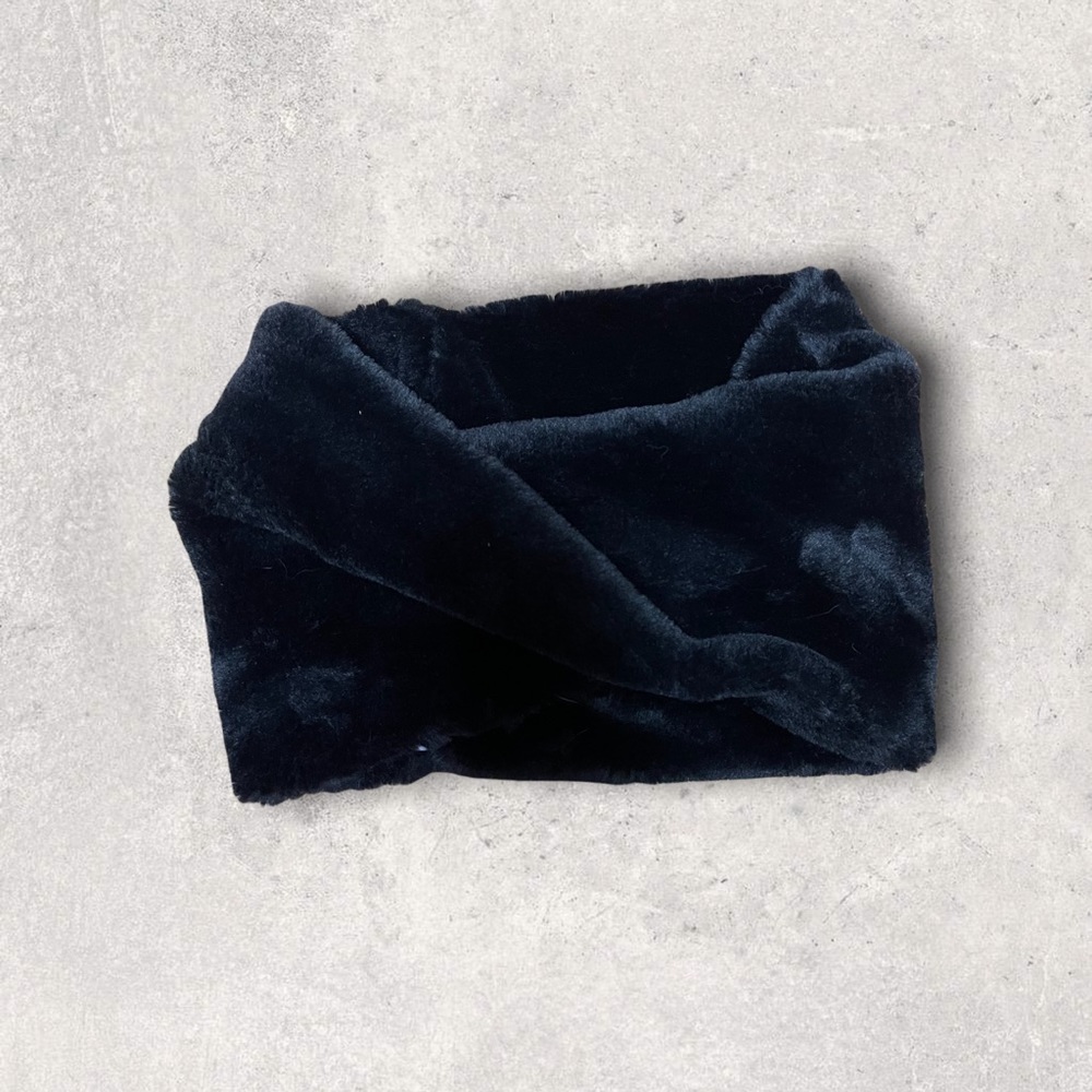 Black Faux Fur Loop Scarf